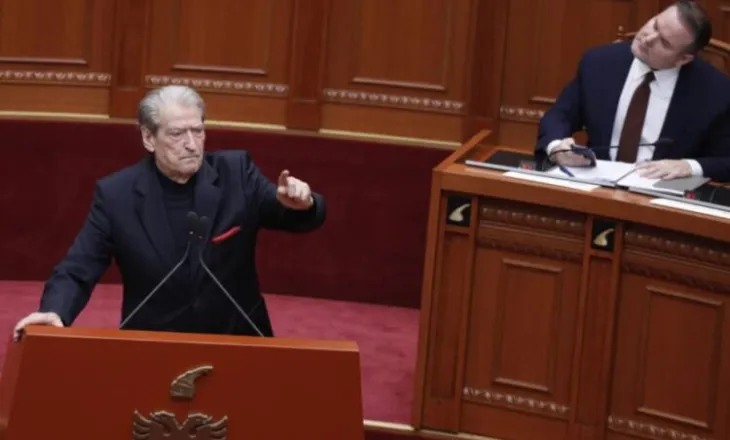 “Haram qumështi i nënës”/ Shpërthen Berisha në Kuvend: Rama po vepron si argat i Serbisë, a jeni shqiptarë apo çfarë jeni!