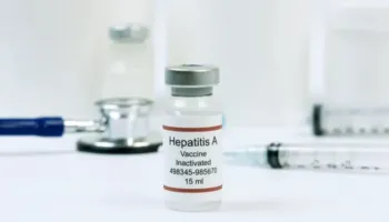 Hepatiti A: Çfarë është, si ta trajtoni dhe cilat janë rreziqet
