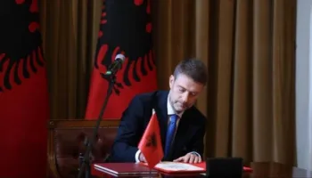 Heqja e masave të BE ndaj Kosovës, ministri Hoxha: Hap i vonuar, rikonfirmon përkushtimin e saj ndaj vlerave europiane