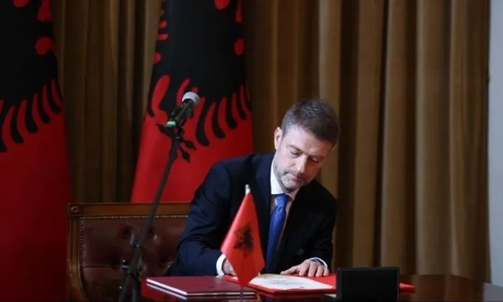 Heqja e masave të BE ndaj Kosovës, ministri Hoxha: Hap i vonuar, rikonfirmon përkushtimin e saj ndaj vlerave europiane