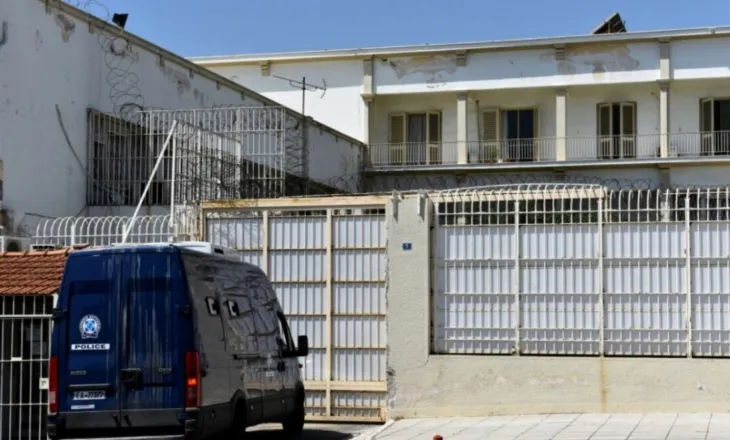 Hetim për vdekjen e dy të burgosurve në burg, pritet të kryhet autopsia dhe testet toksikologjike