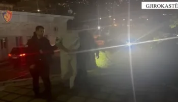 Hiqej si punonjës i IKMT-së dhe i merrte para bizneseve, vihet në pranga 26-vjeçari në Sarandë