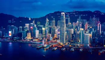 Hong Kongu renditet i treti në indeksin e qendrave financiare globale