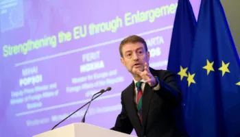 Hoxha: Kapitull i ri për Kosovën! Minstri i Jashtëm reagon pas heqjes së masave ndëshkuese nga BE