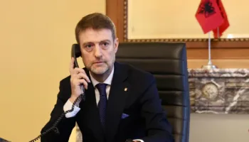 Hoxha telefonatë me homologun izraelit: Shqipëria do ta shpallë gardën revolucionare organizatë terroriste