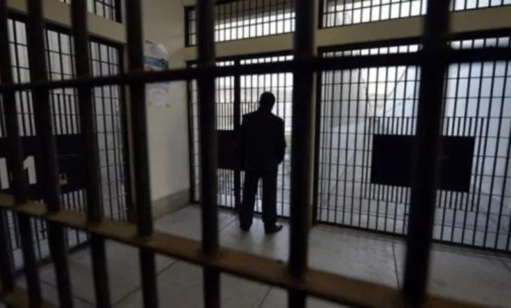 I arrestuari humbi jetën në “Bllokun e Sigurisë” në Tiranë, KShH: Nuk u zbatua rekomandimi i mjekëve pas shqetësimeve shëndetësore 