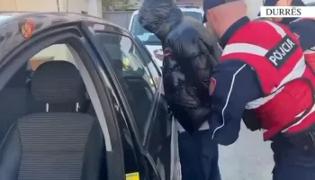 I dënuar më parë për vrasje, arrestohet 28-vjeçari në Durrës. U kap duke lëvizur me armë…