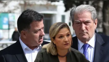 “I dhuruat Ramës 83 mandate”, Flutura Açka-Berishës dhe Nokës: Nuk do t’ju mjaftojë kjo jetë, as ajo tjetra…