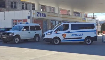 I shumëkërkuari u arratis/ Shoferi: E mora rastësisht në rrugë, s’ia kam idenë se kush është