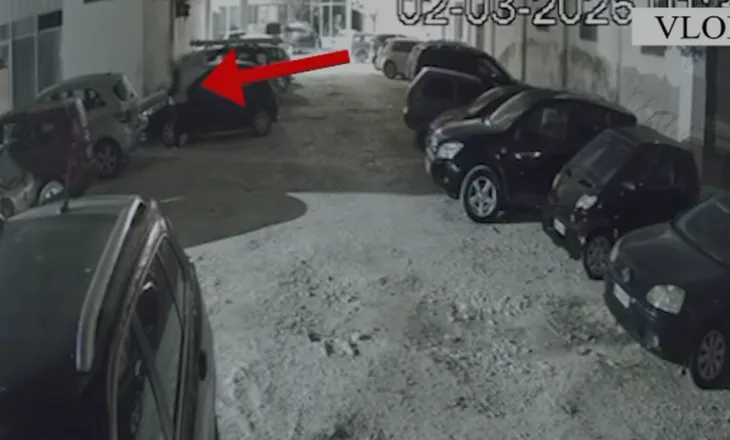 I vunë zjarrin dy automjeteve dhe një dyqani në Vlorë, shpallen në kërkim 2 autorët (EMRAT)