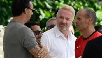 Ibrahimovic flet “pa dorashka”: Allegri është referenca e Milanit, ju shpjegoj planin e merkatos