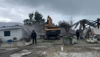 IKMT aksion në Radhimë/ Banorët kundërshtojnë prishjen e 5 objekteve, mes tyre katër banesa dhe një restorant