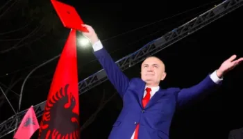 Ilir Meta përkujton protestën e 2 Marsit: Kur bien institucionet, ngrihet populli