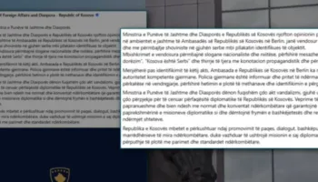 Incident në ambasadën e Kosovës në Berlin/ Vendosen etiketa fyese në gjuhën serbe, reagon ministria e jashtme