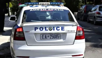 Inskenoi grabitjen për…/ Shqiptari i vjedh 11 mijë euro shokut të dhomës në Kretë dhe i ‘investon’ në lojëra fati!