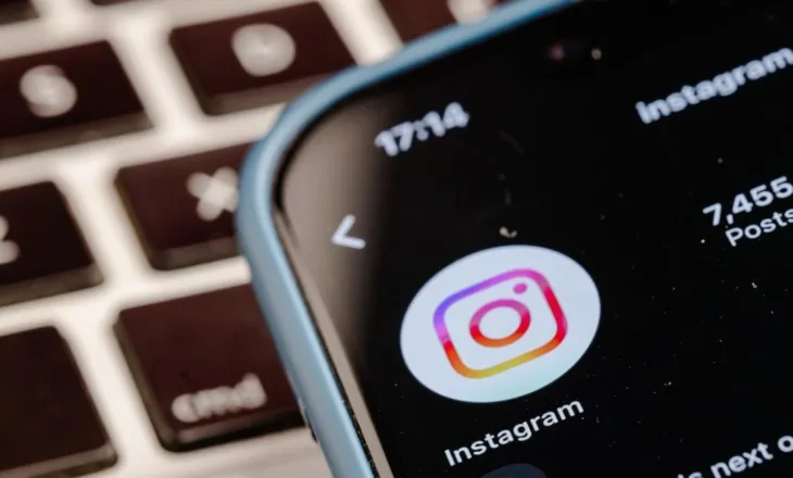 Instagram do të njoftojë prindërit nëse adoleshentët bëjnë kërkime për vetëvrasjen, në SHBA e Mbretërinë e Bashkuar
