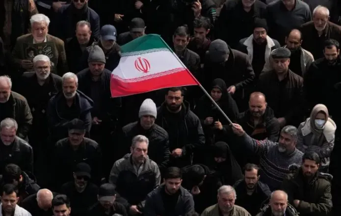 Irani akuzon BE për bashkëfajësi në luftë