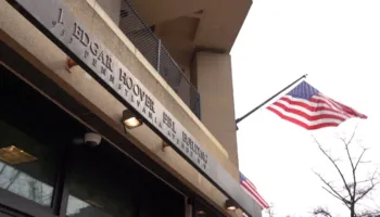 “Irani do sulmojë Kaliforninë?”, FBI paralajmëron: Dronë si hakmarrje për luftën