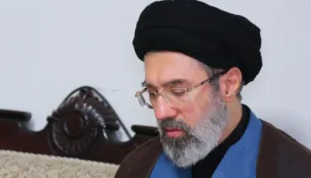 Irani emëron djalin e Khameneit si udhëheqës të ri suprem
