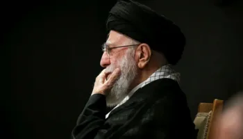 Irani konfirmon vdekjen e Khameneit, çfarë ndodh në Teheran pas eliminimit të Ajatollahut, kush e merr drejtimin