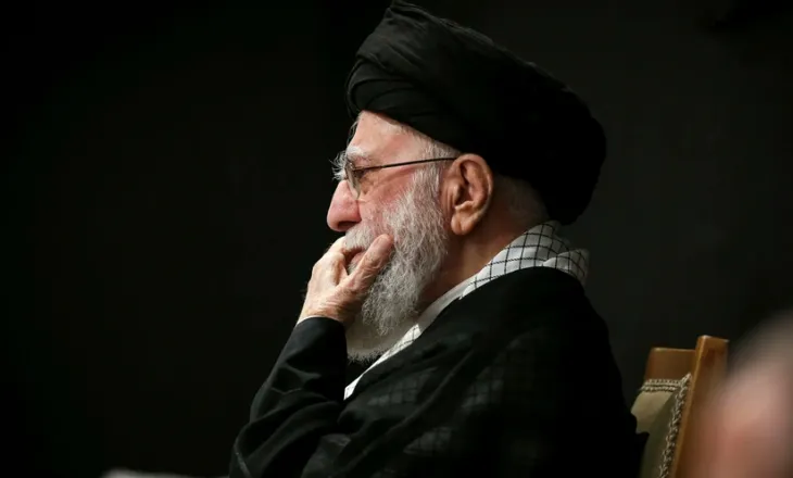 Irani konfirmon vdekjen e Khameneit, çfarë ndodh në Teheran pas eliminimit të Ajatollahut, kush e merr drejtimin