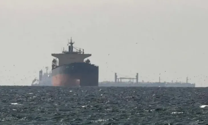 Irani lejon anijet japoneze të kalojnë në Ngushticën e Hormuzit: Është e hapur për vendet që nuk janë armike