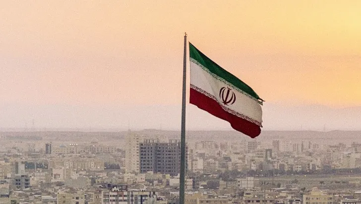 Irani paralajmëron hakmarrje pas ultimatumit të Trump