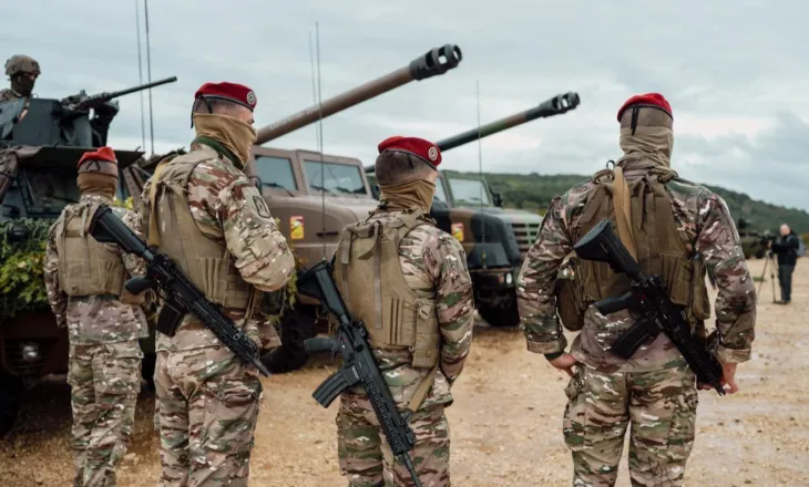 Irani shënjestron bazën franceze në Irak, vritet një ushtar. Reagon ashpër Macron!