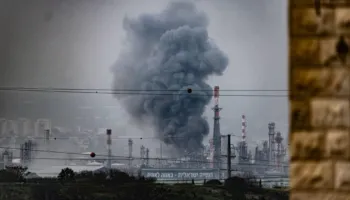 Irani sulmon një rafineri nafte në një qytet të Izraelit, nuk raportohet ende për viktima