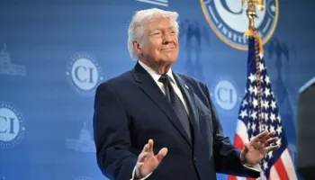 ‘Irani të dorëzohet”! Trump: Po më luten për një marrëveshje, por unë nuk e dua