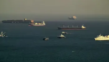 Irani vë “dorën në zemër” në Hormuz