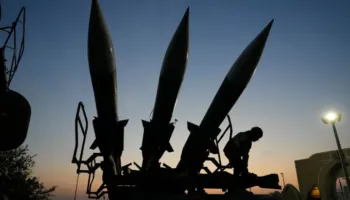 Irani zgjeron sulmet në të gjithë rajonin, godet me raketa dhe dronë pesë vende