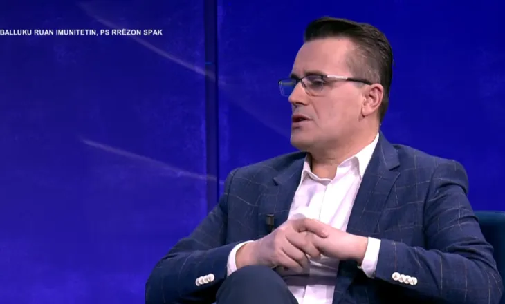 Ish-ministrja Spiropali mungoi në votimin për Ballukun, Rakipllari: Doli hapur që s’ishte dakord me PS