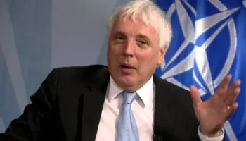 Ish-zëdhënësi i NATO-s: KFOR të mbetet në Kosovë deri anëtarësimin e saj në NATO