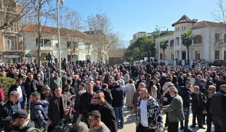 “Ishte përgatitur rrethimi i institucionit”, deputeti i PD zbulon detajet: Ja pse ndryshuam strategji