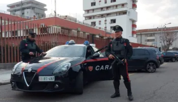 Itali/ Nuk pranonte dot ndarjen, shqiptari sulmon me hanxhar bashkëshorten në mes të rrugës