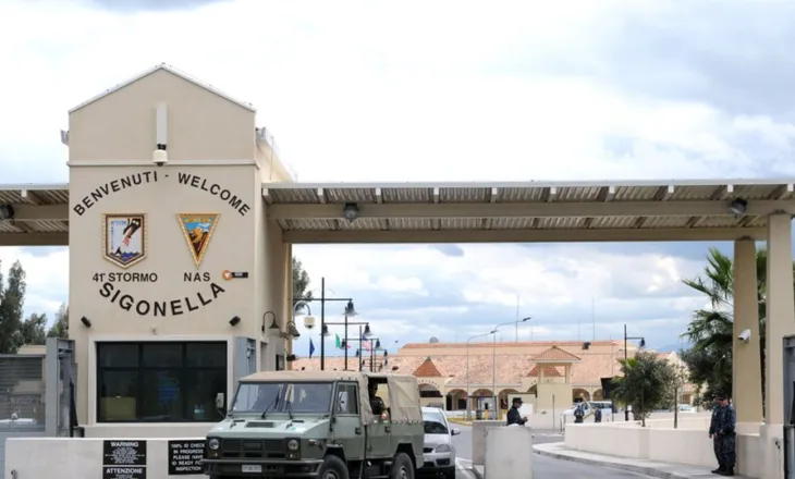Italia ndalon zbarkimin e avionëve ushtarakë amerikanë në bazën ajrore Signorella