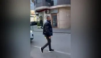 Iu gjet drogë në banesën e tij, vetëdorëzohet në polici Bilal Hasa: S’më përket mua, s’kam lidhje me…(VIDEO)