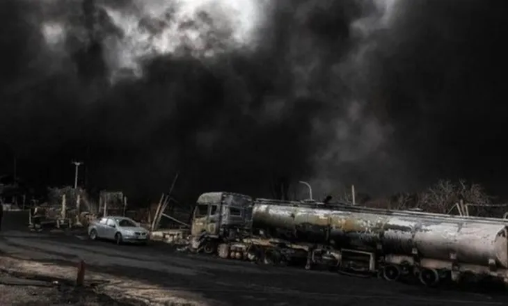 Izraeli godet depot e naftës në Iran, tymi i zi mbulon qiellin e Teheranit (VIDEO)