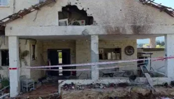 Izraeli kthen vëmendjen nga Libani, kërkon të asgjësojë mbetjet e Hezbollahut, terroristët godasin me raketë fshatin Jouval dhe plagos 4 persona