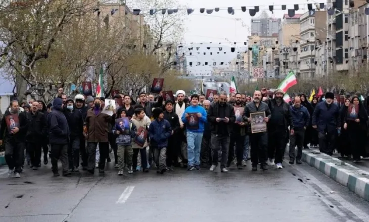 Izraeli paralajmëron sulme pranë zonës së protestave në Teheran