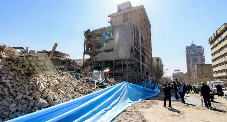 Izraeli thotë se ka goditur kompleksin presidencial të Iranit