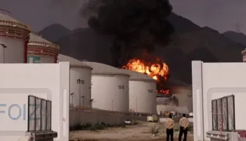 Izraeli zgjeron sulmet në Iran teksa digjen objektet energjetike në rajonin e Gjirit