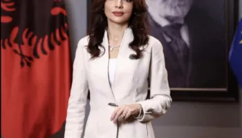 Ja pse u shkarkua Elisa Spiropali, përzuri Edi Ramën nga klubi i famshëm i lobimit në Gjermani dhe…