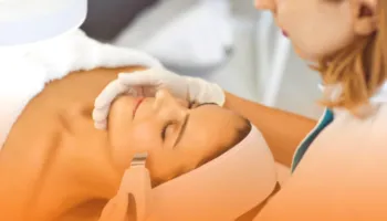 “Jam nga Rusia”/ Estetistja ukrainase i refuzon shërbimin një shtetaseje ruse në Tiranë: Vendet tona janë në luftë