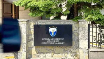 Javë vendimtare në Kosovë, Gjykata Kushtetuese vendos fatin e presidentit, vendi në prag të një krize që mund të…