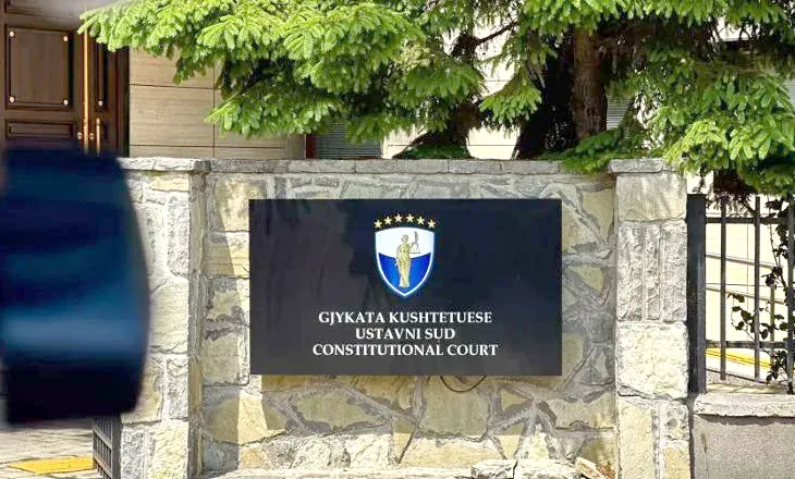 Javë vendimtare në Kosovë, Gjykata Kushtetuese vendos fatin e presidentit, vendi në prag të një krize që mund të…
