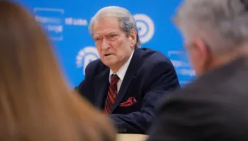 “Jemi Leva e Arkimedit, për largimin e tij”/ Berisha thirrje për protestën: Nesër nis një etapë vendimtare kundër Ramës