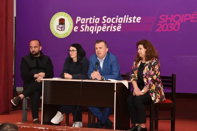 “Ju tregoj synimin e molotovëve të Berishës”, Balla mbledh Asamblenë e PS të Kavajës për zgjedhjet e ardhshme lokale