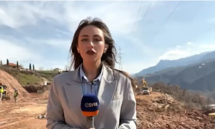 ‘Juglindja e izoluar prej 11 ditësh’, gazetarja: Rruga e bllokuar i detyron të sëmurë e të moshuar të ecin në këmbë